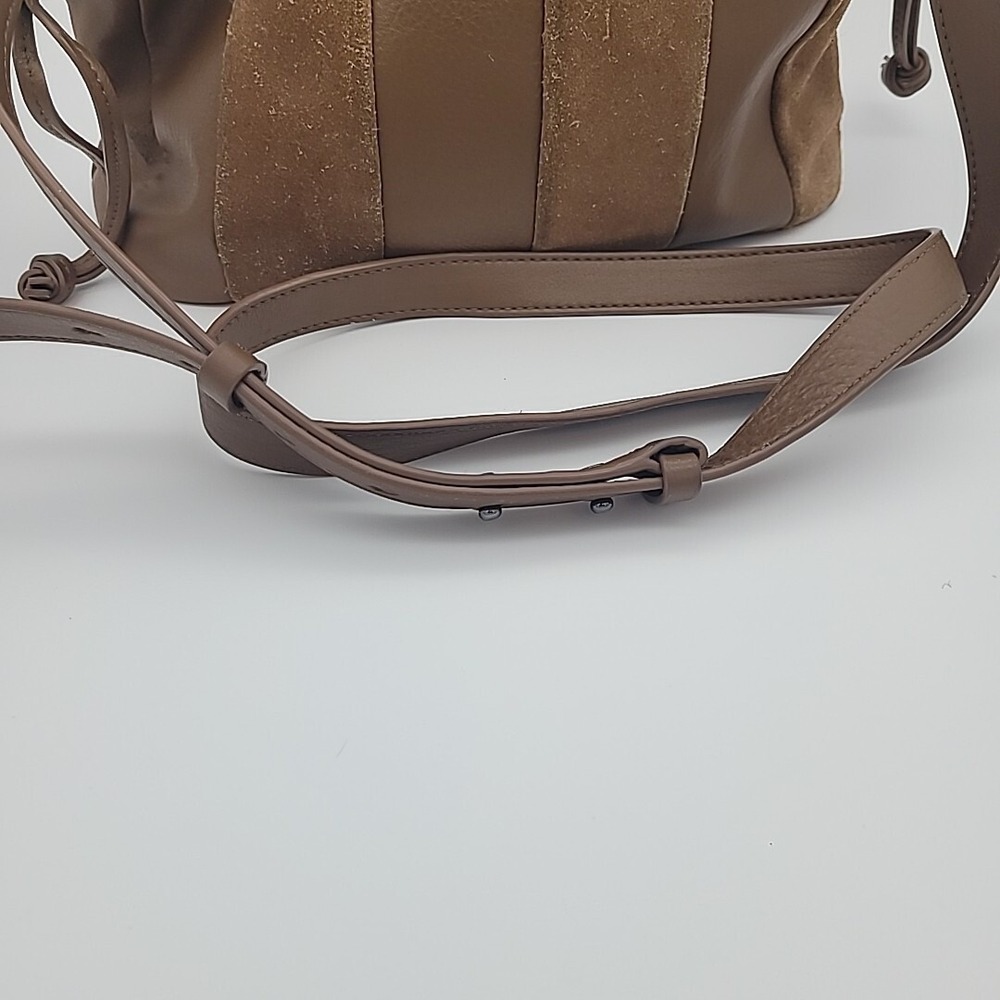 Vince‎ Camuto Dario Crossbody Brown Leather Suede Cinnamon Bark - Picture 6 of 16